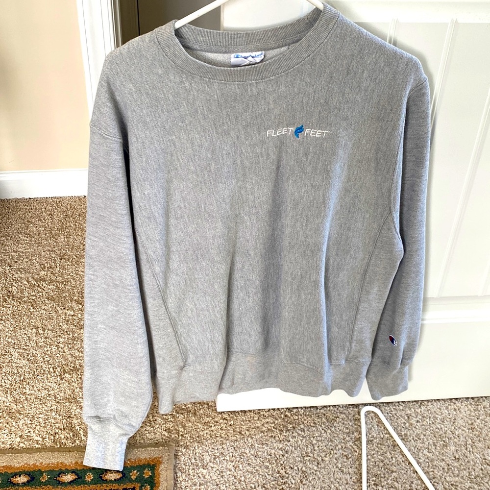 Medium gray Fleet Feet sweatshirt